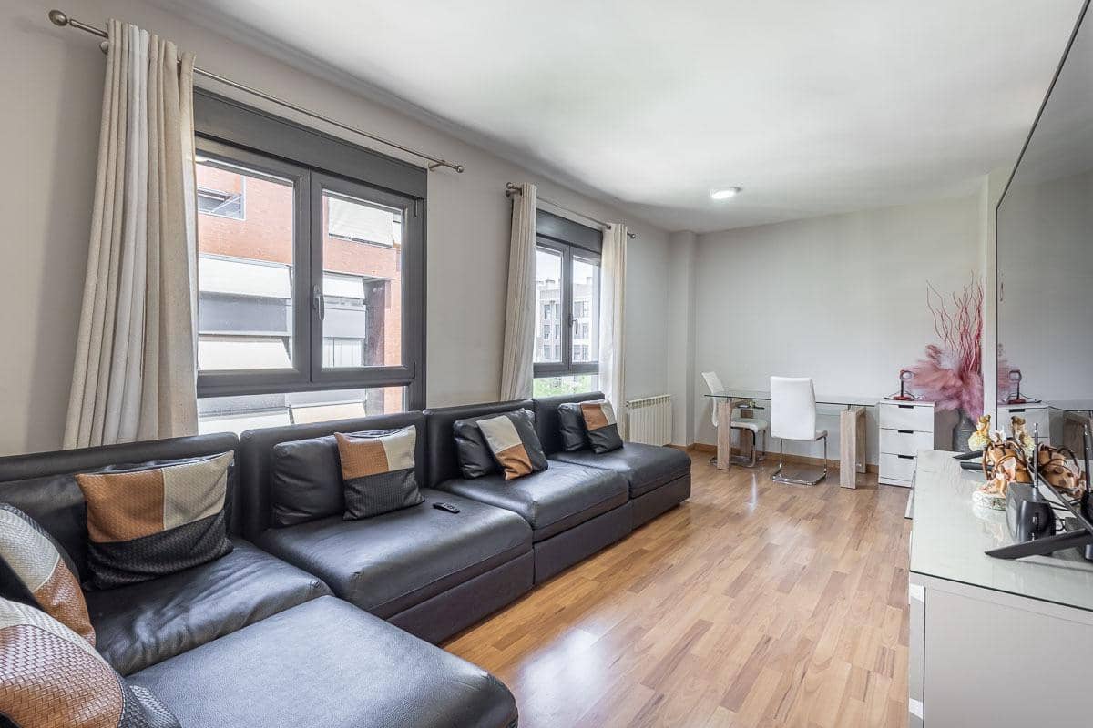 2 slaapkamer Flat te koop in Granada stad met zwembad garage - € 335.000 (Ref: 9977352)