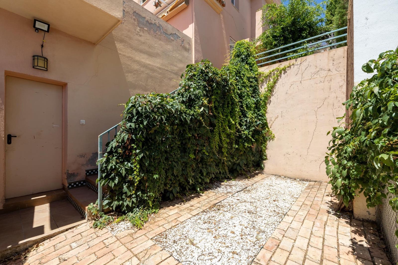 3 Zimmer Doppelhaus zu verkaufen in Cenes de la Vega mit Garage - 249.000 € (Ref: 9977353)