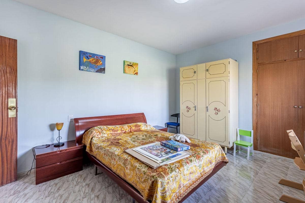 6 sypialnia Willa na sprzedaż w Las Gabias z basenem garażem - 320 000 € (Ref: 9990752)