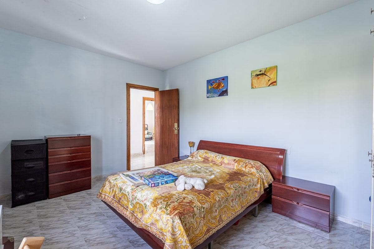 6 sypialnia Willa na sprzedaż w Las Gabias z basenem garażem - 320 000 € (Ref: 9990752)
