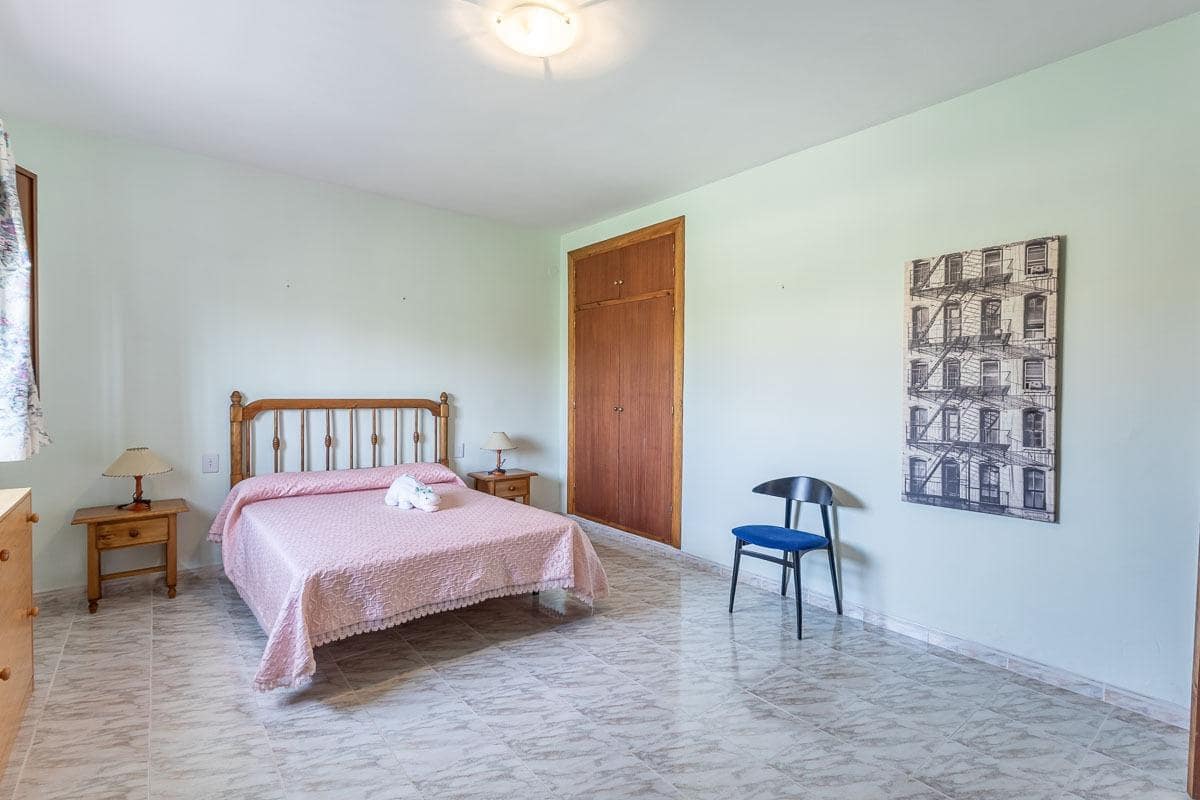 6 sypialnia Willa na sprzedaż w Las Gabias z basenem garażem - 320 000 € (Ref: 9990752)