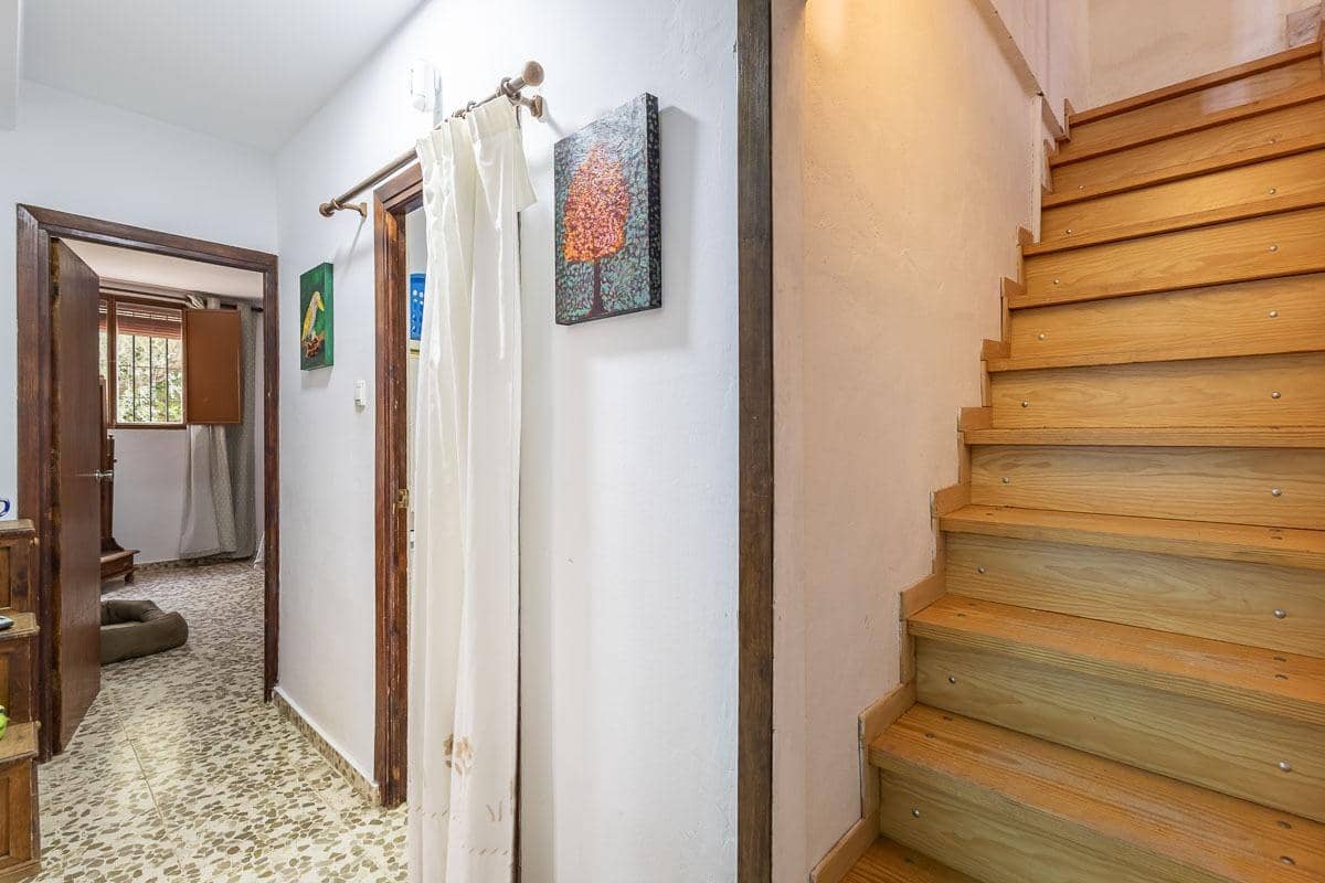 6 sypialnia Willa na sprzedaż w Las Gabias z basenem garażem - 320 000 € (Ref: 9990752)
