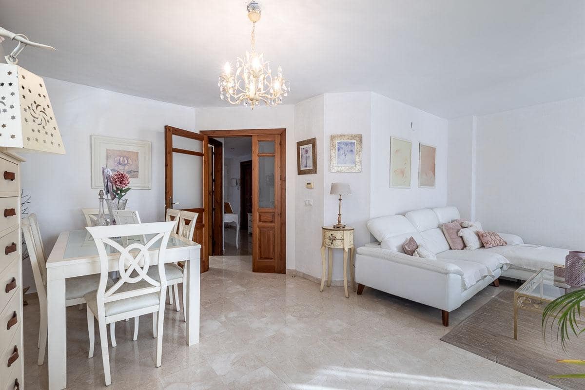 3 Zimmer Reihenhaus zu verkaufen in La Zubia mit Pool Garage - 320.000 € (Ref: 9990753)