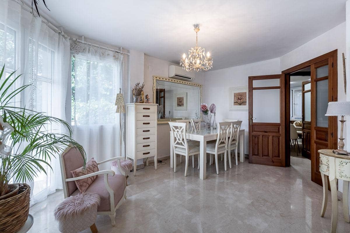 3 Zimmer Reihenhaus zu verkaufen in La Zubia mit Pool Garage - 320.000 € (Ref: 9990753)