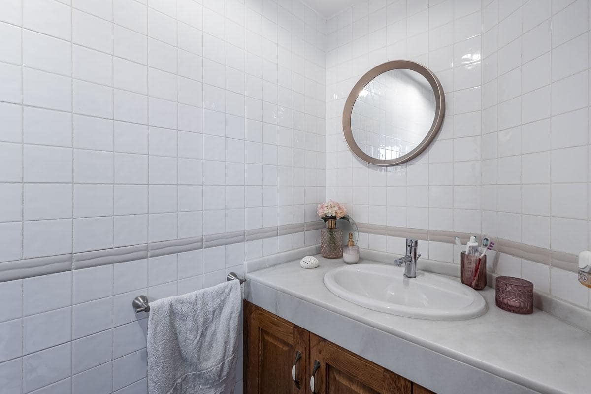 3 Zimmer Reihenhaus zu verkaufen in La Zubia mit Pool Garage - 320.000 € (Ref: 9990753)