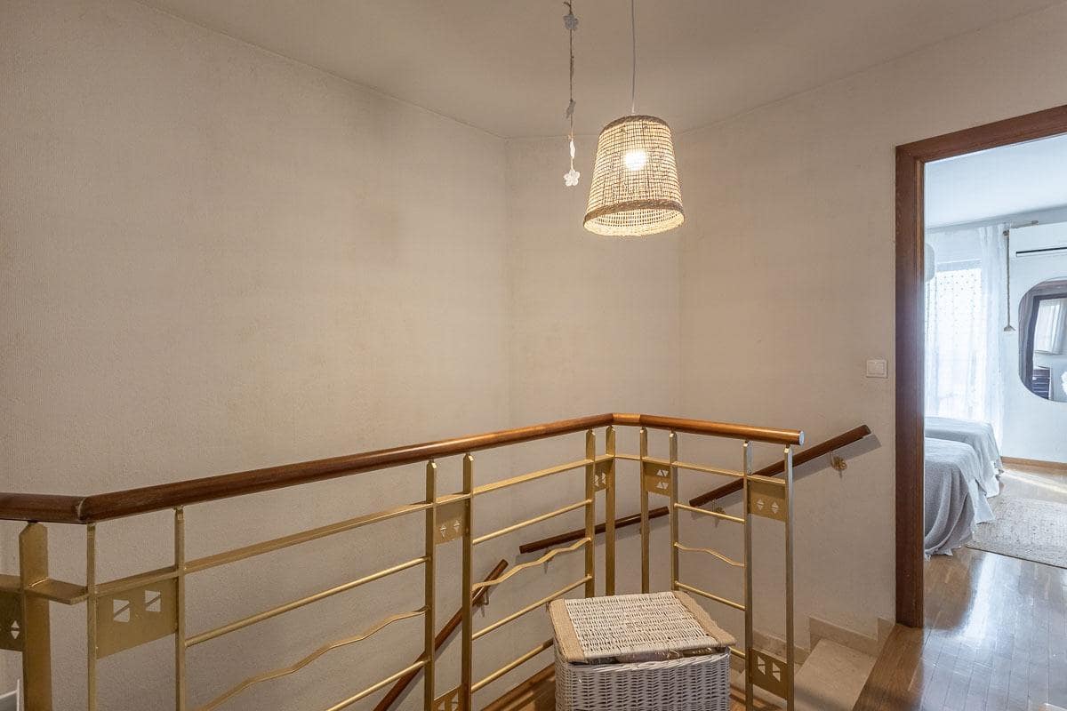 3 Zimmer Reihenhaus zu verkaufen in La Zubia mit Pool Garage - 320.000 € (Ref: 9990753)