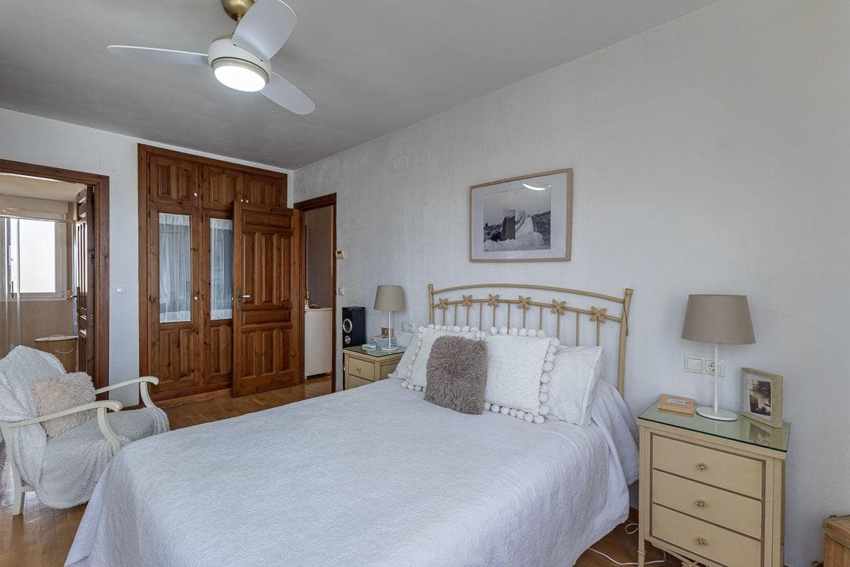 3 Zimmer Reihenhaus zu verkaufen in La Zubia mit Pool Garage - 320.000 € (Ref: 9990753)