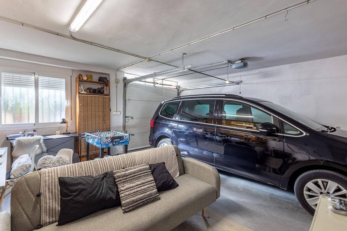 3 Zimmer Reihenhaus zu verkaufen in La Zubia mit Pool Garage - 320.000 € (Ref: 9990753)