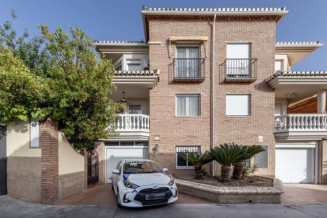 3 Zimmer Reihenhaus zu verkaufen in La Zubia mit Pool Garage - 320.000 € (Ref: 9990753)