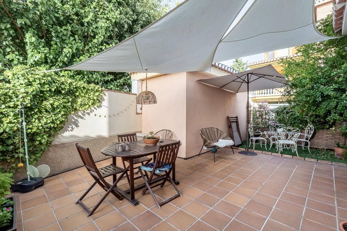 3 Zimmer Reihenhaus zu verkaufen in La Zubia mit Pool Garage - 320.000 € (Ref: 9990753)