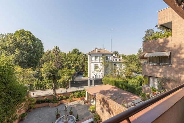 Piso de 4 habitaciones en Granada ciudad en venta con piscina garaje - 950.000 € (Ref: 9994283)