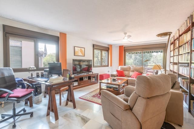 Piso de 4 habitaciones en Granada ciudad en venta con piscina garaje - 950.000 € (Ref: 9994283)