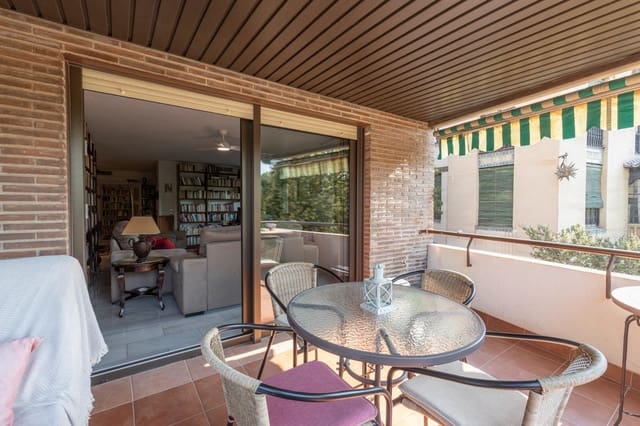 Piso de 4 habitaciones en Granada ciudad en venta con piscina garaje - 950.000 € (Ref: 9994283)