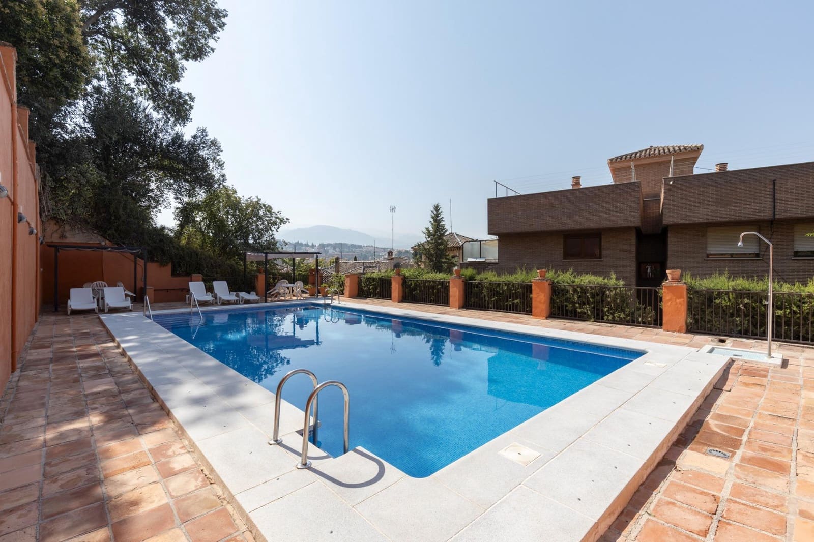 Piso de 4 habitaciones en Granada ciudad en venta con piscina garaje - 950.000 € (Ref: 9994283)