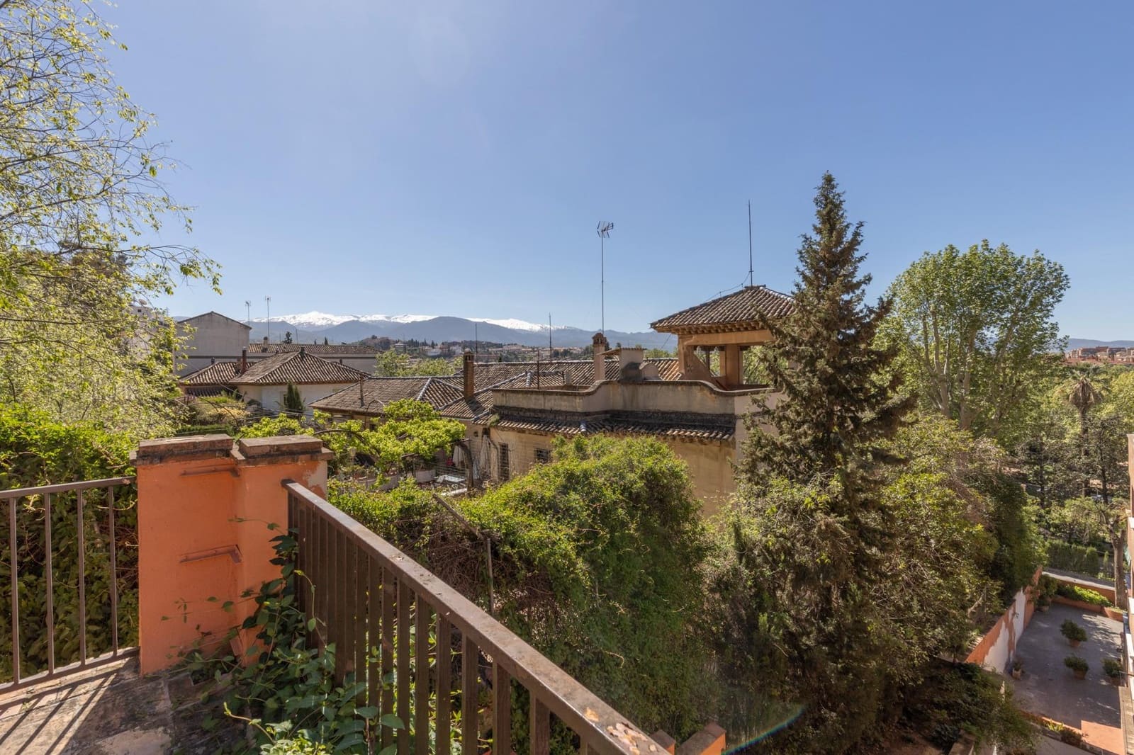 Piso de 4 habitaciones en Granada ciudad en venta con piscina garaje - 950.000 € (Ref: 9994283)