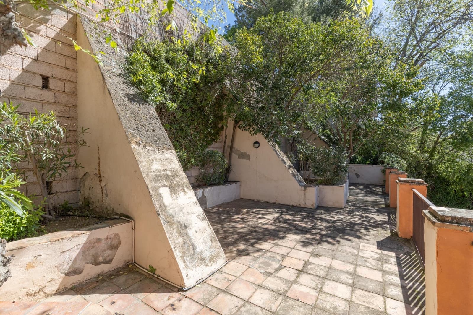 Piso de 4 habitaciones en Granada ciudad en venta con piscina garaje - 950.000 € (Ref: 9994283)