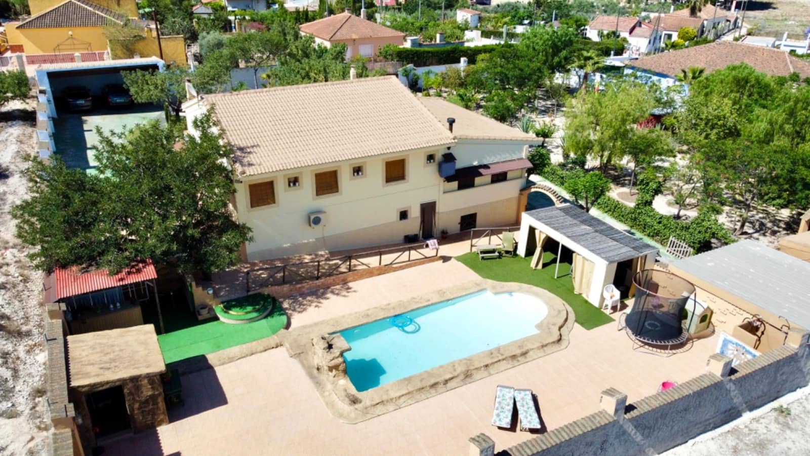 4 soverom Villa til salgs i Los Valientes med svømmebasseng garasje - € 450 000 (Ref: 8362876)