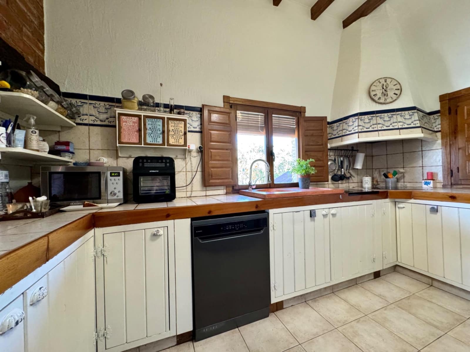 4 soverom Villa til salgs i Los Valientes med svømmebasseng garasje - € 450 000 (Ref: 8362876)