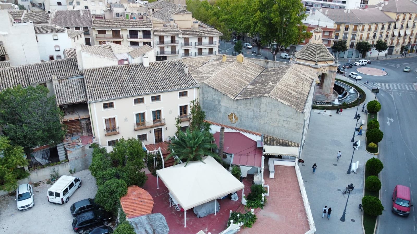 5 bedroom Restaurant/Bar for sale in Caravaca de la Cruz with garage - € 450,000 (Ref: 8757854)
