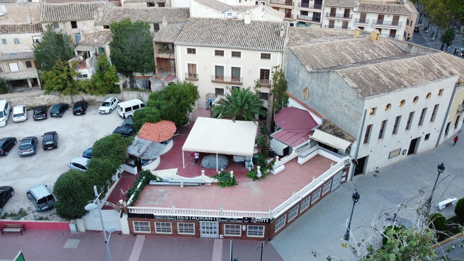5 bedroom Restaurant/Bar for sale in Caravaca de la Cruz with garage - € 450,000 (Ref: 8757854)