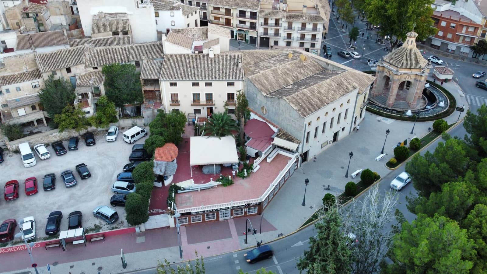 5 bedroom Restaurant/Bar for sale in Caravaca de la Cruz with garage - € 450,000 (Ref: 8757854)