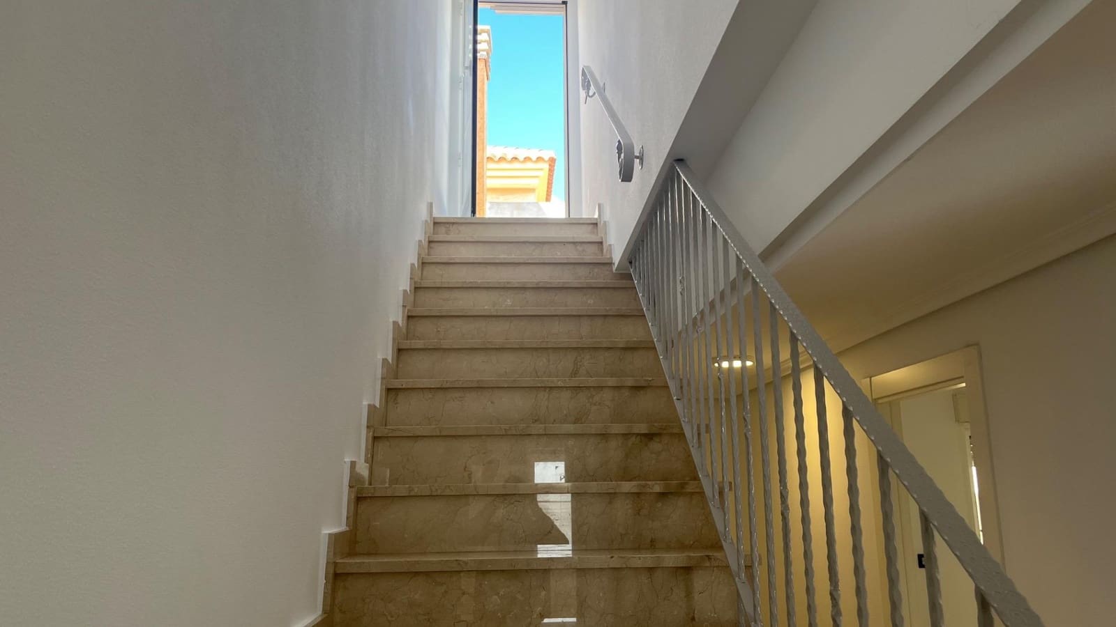 3 soveværelse Lejlighed til salg i Fortuna med garage - € 104.000 (Ref: 8806359)