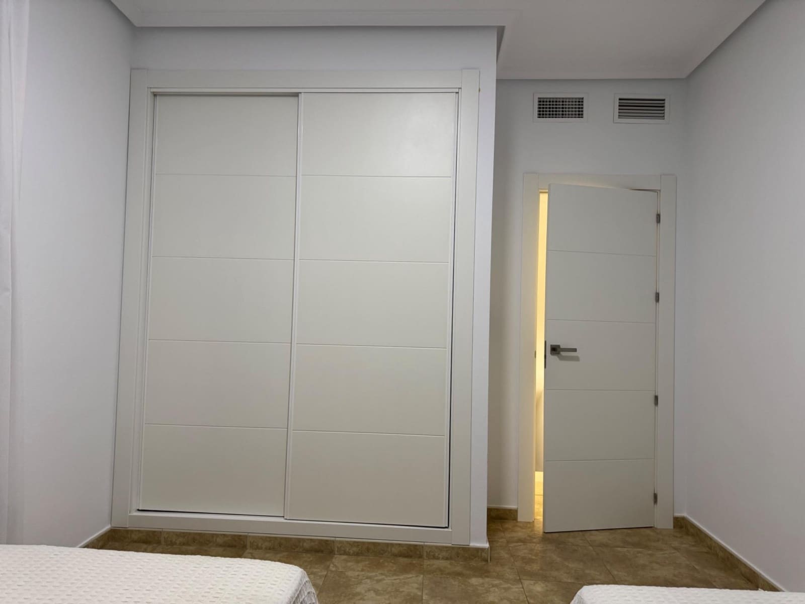 3 slaapkamer Rijtjeshuis te koop in Fortuna met garage - € 128.000 (Ref: 8847560)