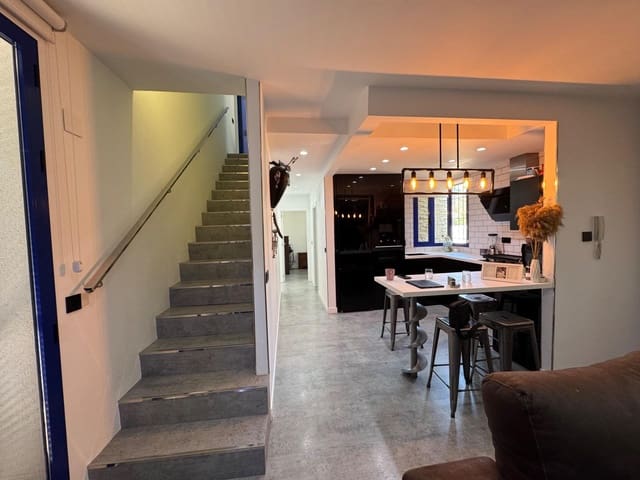 4 camera da letto Villa in vendita in Fortuna con piscina garage - 285.000 € (Rif: 9051148)