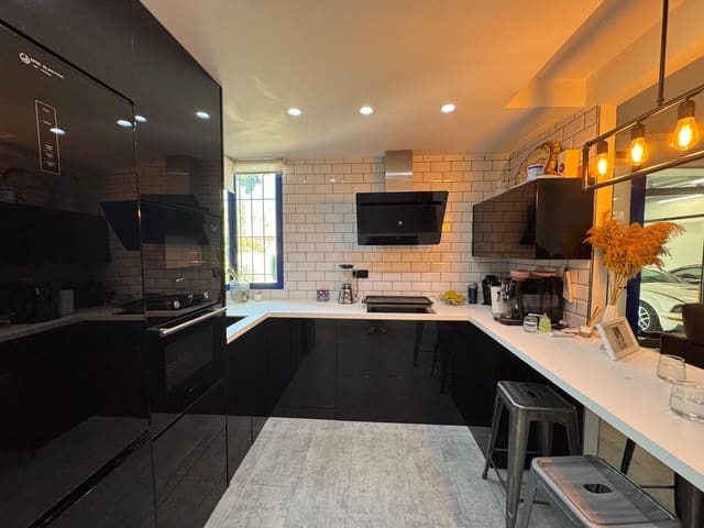 4 camera da letto Villa in vendita in Fortuna con piscina garage - 285.000 € (Rif: 9051148)