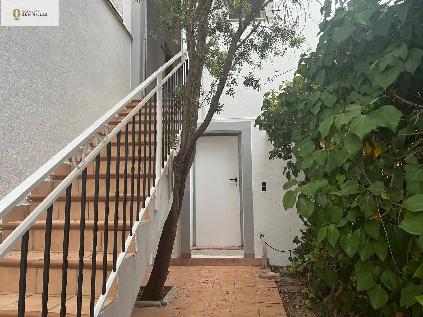 4 slaapkamer Halfvrijstaande villa te koop in Altorreal met zwembad garage - € 325.000 (Ref: 9174601)