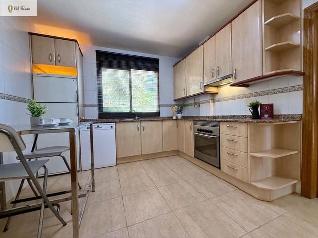 4 quarto Moradia Geminada para venda em Altorreal, Molina de Segura com piscina garagem - 325 000 € (Ref: 9174601)