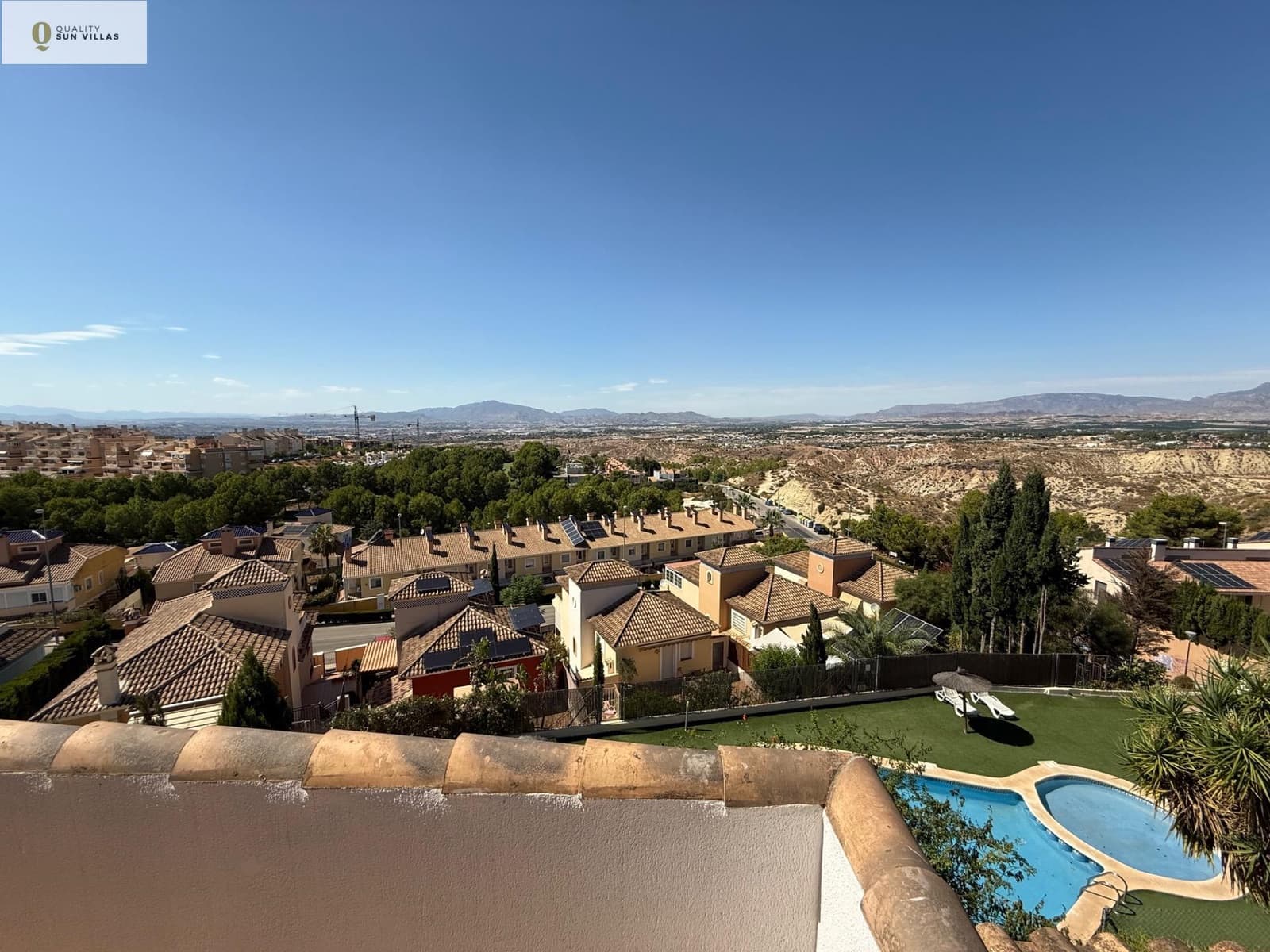 4 slaapkamer Halfvrijstaande villa te koop in Altorreal met zwembad garage - € 325.000 (Ref: 9174601)