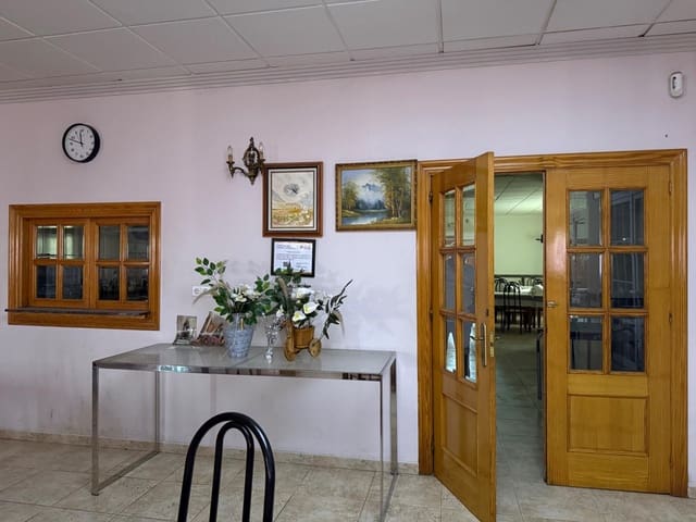 Business for sale in Fortuna - € 1,800,000 (Ref: 9257389)