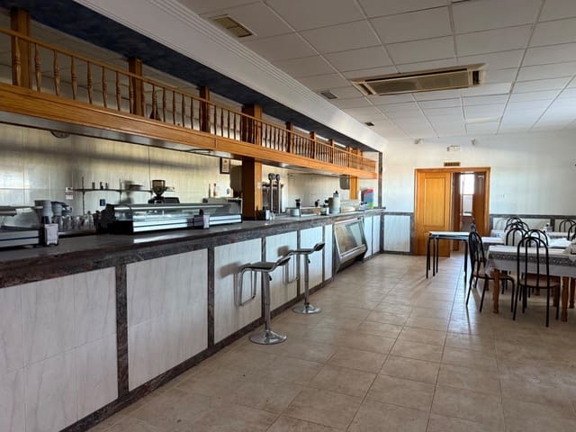 Business for sale in Fortuna - € 1,800,000 (Ref: 9257389)