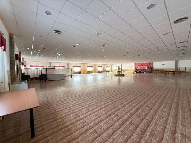 Business for sale in Fortuna - € 1,800,000 (Ref: 9257389)