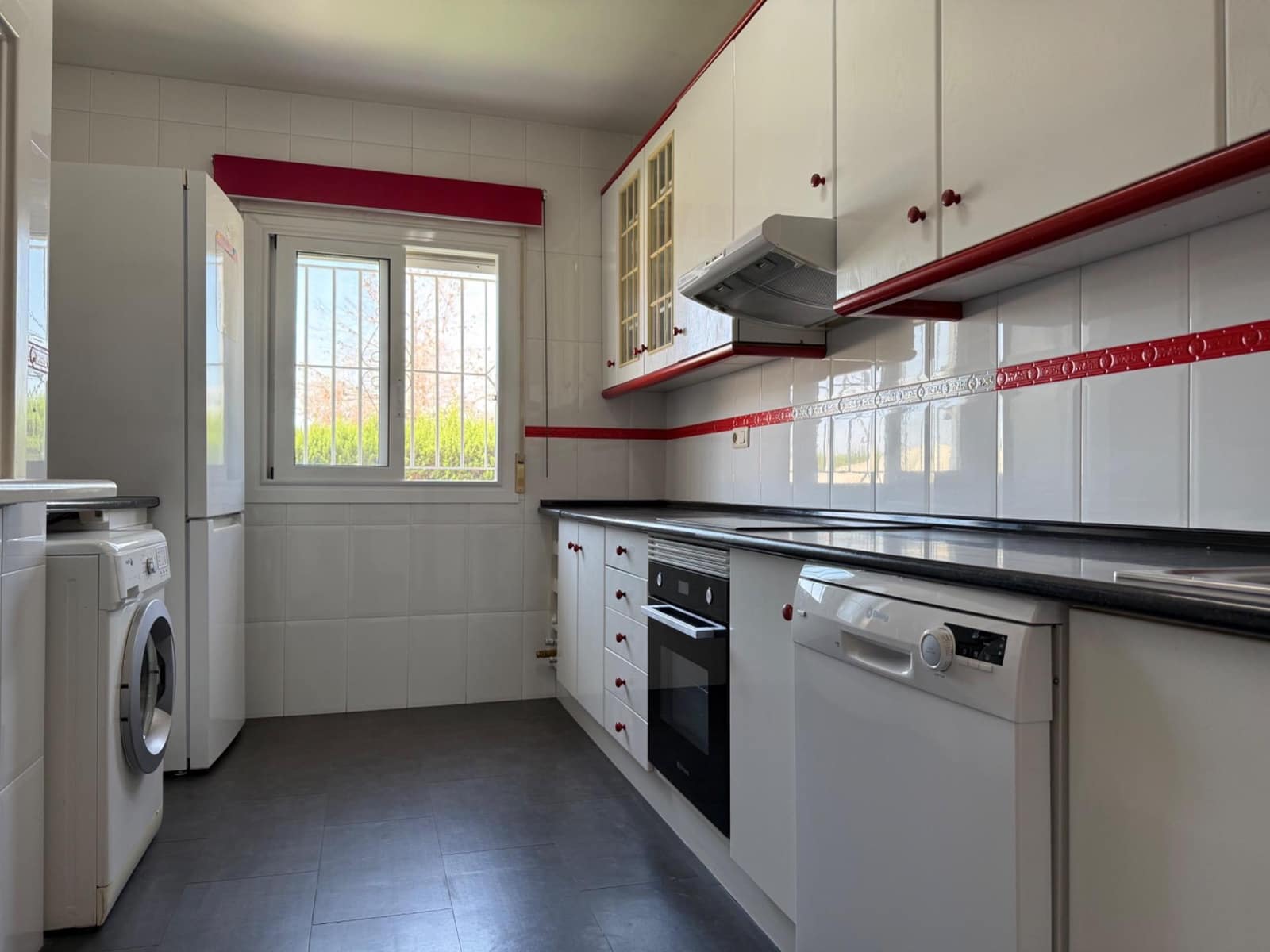 5 sypialnia Willa na sprzedaż w Molina de Segura z basenem garażem - 380 000 € (Ref: 9262716)