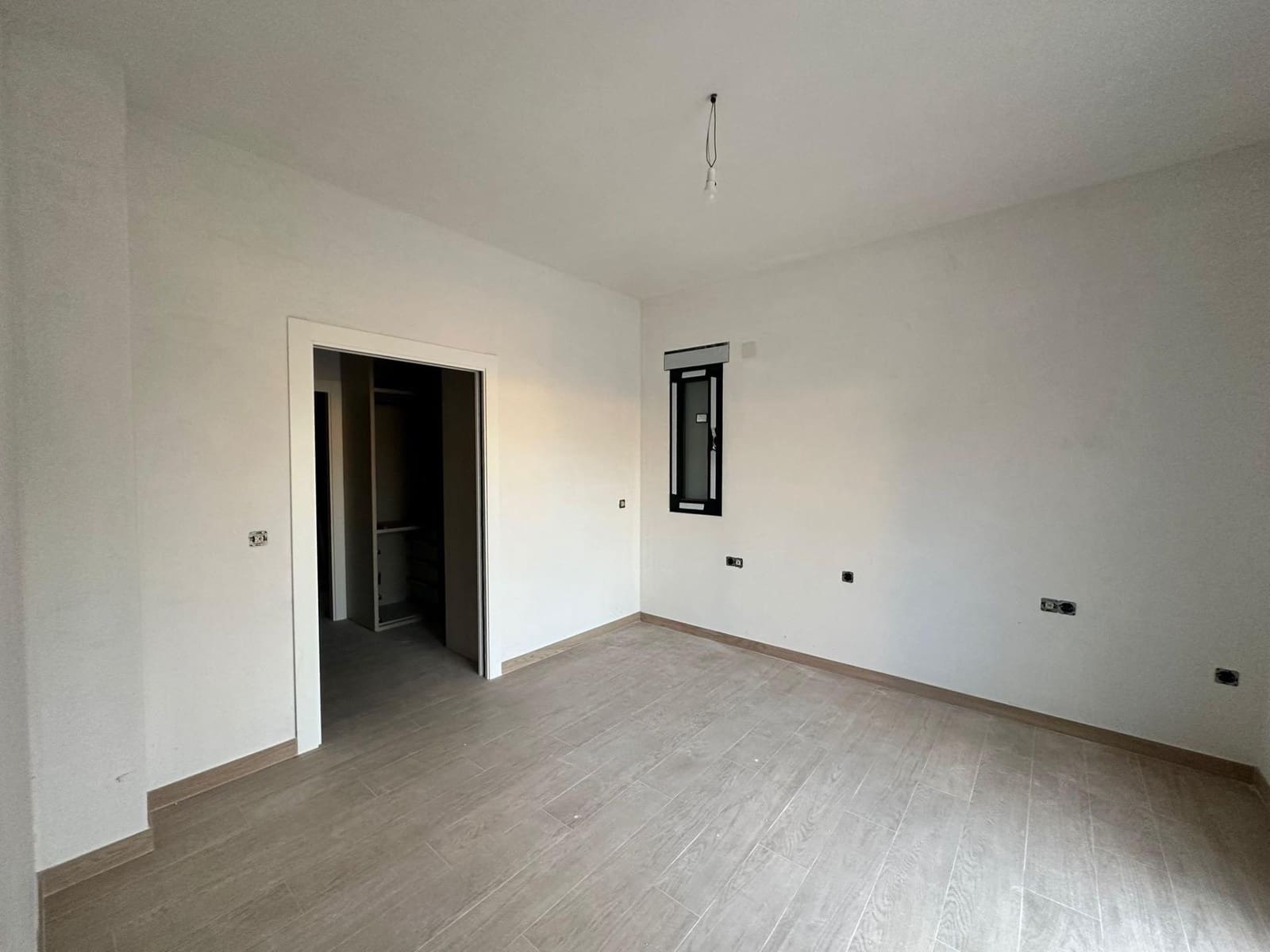 3 makuuhuone Huvila myytävänä paikassa La Alcayna mukana uima-altaan 
autotalli - 450 000 € (Ref: 9359693)