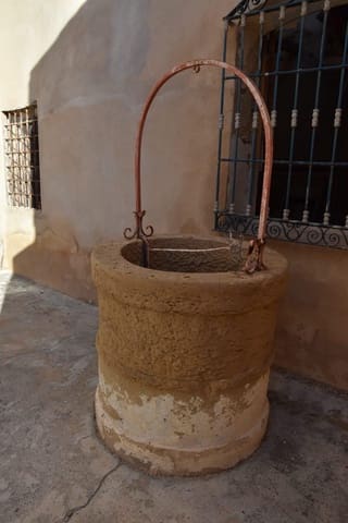 7 bedroom Townhouse for sale in Fortuna - € 80,000 (Ref: 9359695)