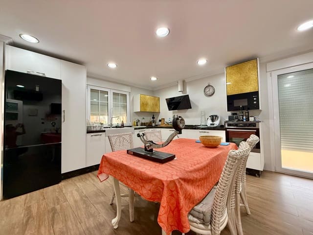 Chalet de 5 habitaciones en La Alcayna, Molina de Segura en venta con piscina garaje - 539.000 € (Ref: 9423912)