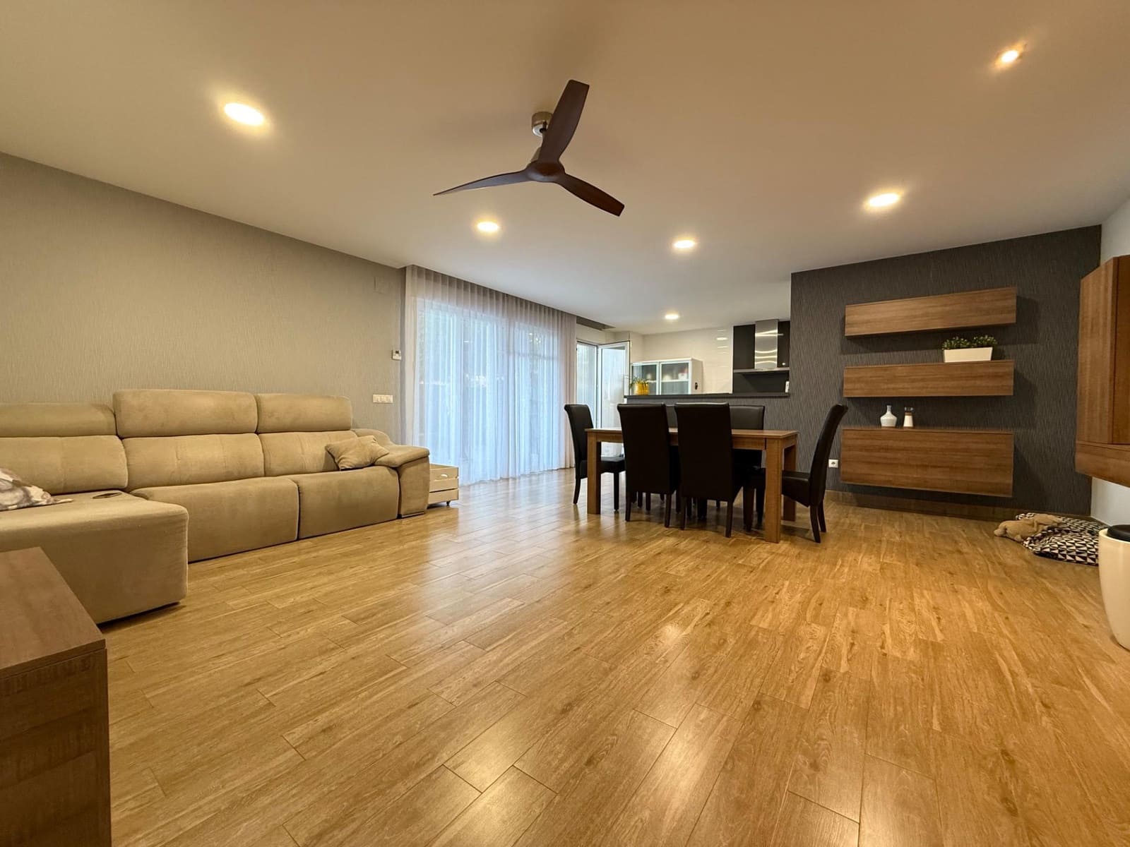 4 slaapkamer Villa te koop in Caudete met zwembad garage - € 395.000 (Ref: 9423913)