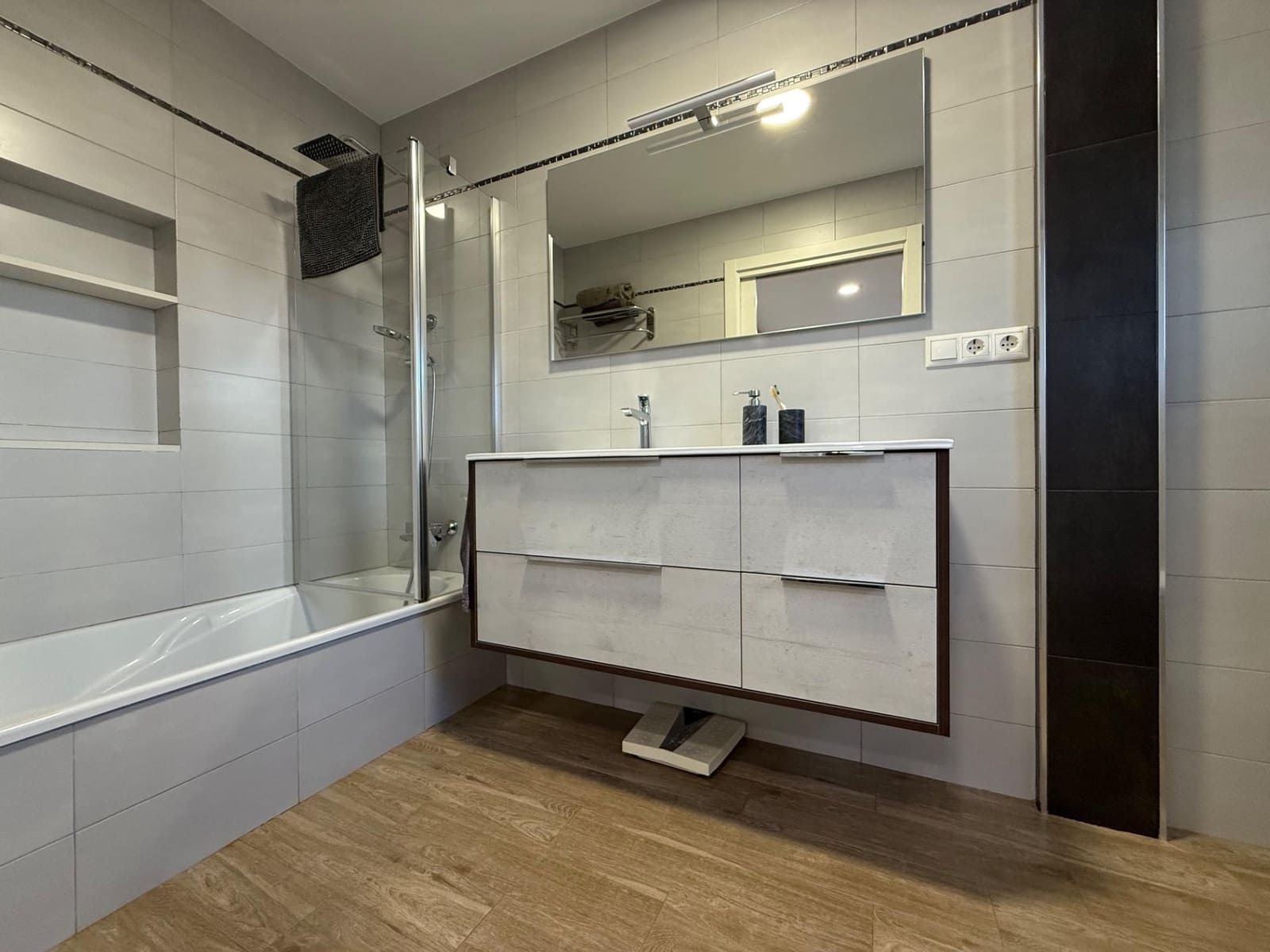 4 slaapkamer Villa te koop in Caudete met zwembad garage - € 395.000 (Ref: 9423913)