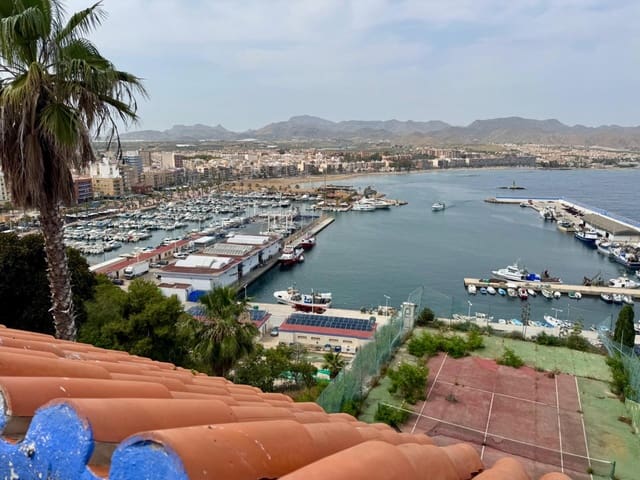 4 makuuhuone Huvila myytävänä paikassa Puerto de Mazarron, Mazarrón mukana uima-altaan 
autotalli - 590 000 € (Ref: 9431586)