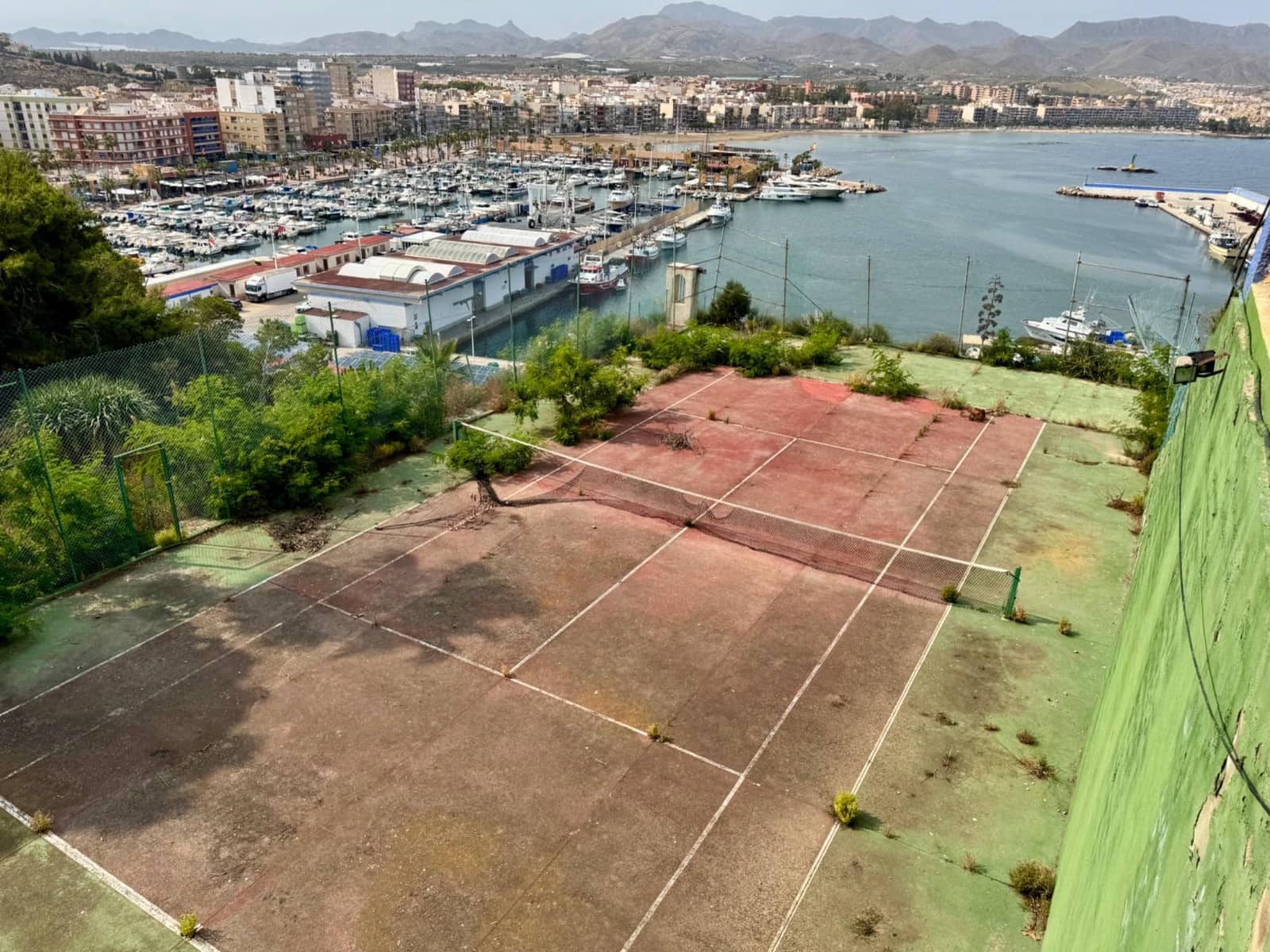 4 makuuhuone Huvila myytävänä paikassa Puerto de Mazarron mukana uima-altaan 
autotalli - 590 000 € (Ref: 9431586)