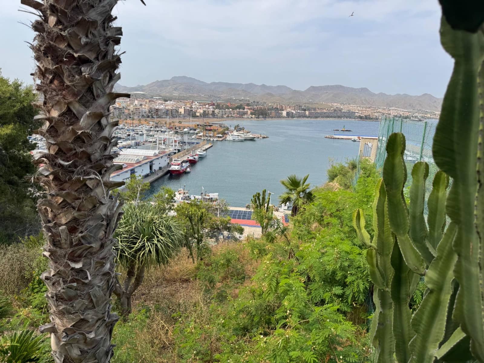 4 makuuhuone Huvila myytävänä paikassa Puerto de Mazarron mukana uima-altaan 
autotalli - 590 000 € (Ref: 9431586)