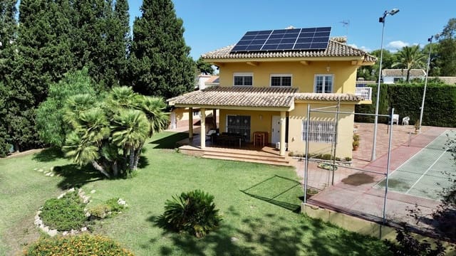 Chalet de 6 habitaciones en Paterna en venta con piscina garaje - 1.050.000 € (Ref: 9162739)