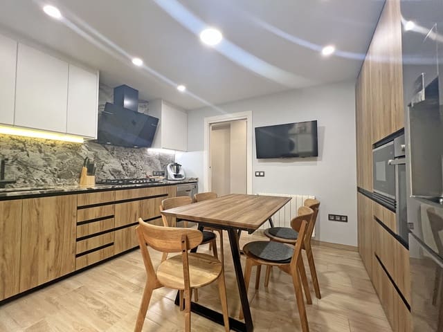 3 soveværelse Lejlighed til salg i Mislata - € 310.000 (Ref: 9172218)