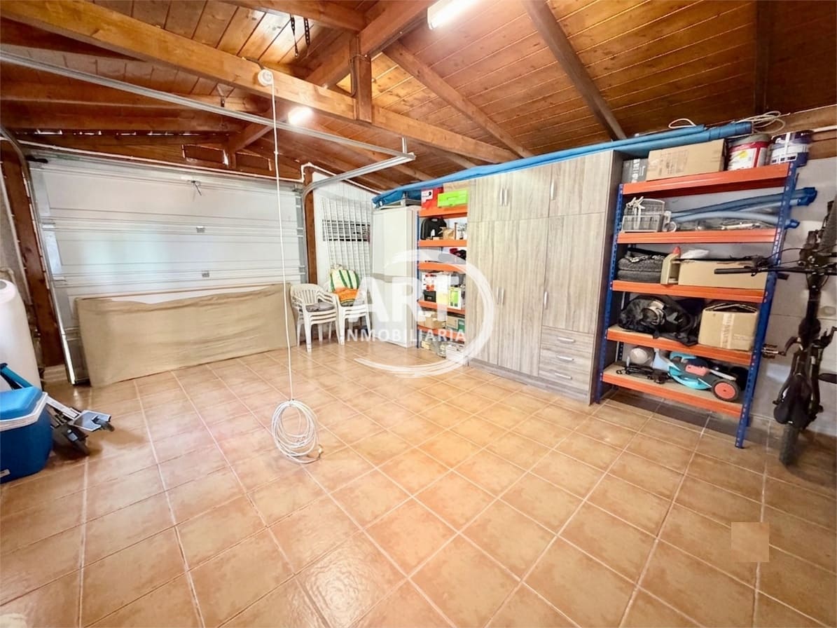 3 sovrum Semi-fristående Villa till salu i La Pobla de Vallbona med pool garage - 395 000 € (Ref: 10008295)