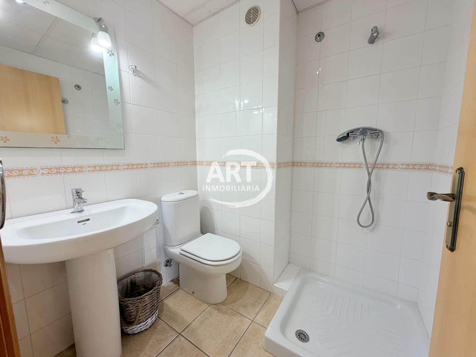 3 sovrum Semi-fristående Villa till salu i La Pobla de Vallbona med pool garage - 395 000 € (Ref: 10008295)