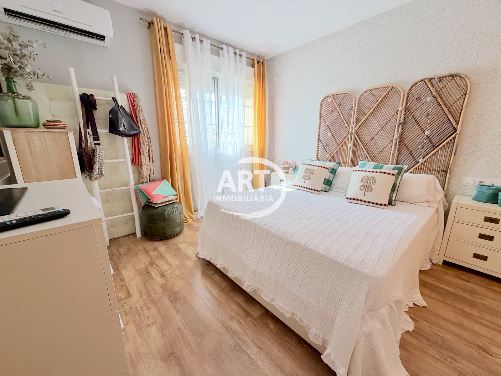 3 sovrum Semi-fristående Villa till salu i La Pobla de Vallbona med pool garage - 395 000 € (Ref: 10008295)