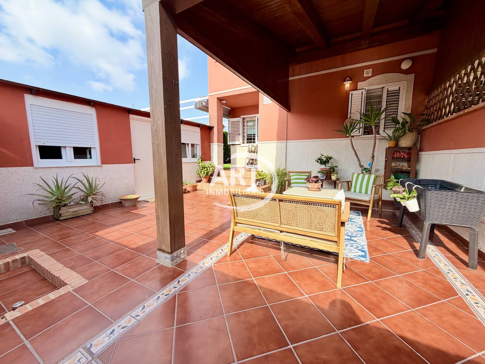 3 sovrum Semi-fristående Villa till salu i La Pobla de Vallbona med pool garage - 395 000 € (Ref: 10008295)